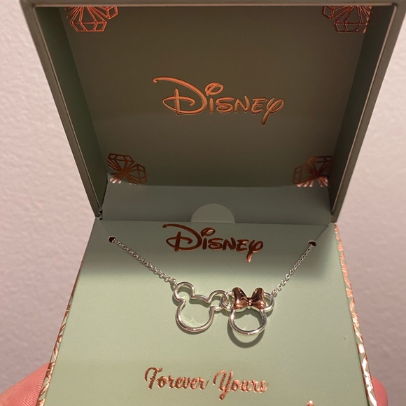 Disney Mickey and Minnie Mouse 🌸 - Picture 2 of 3